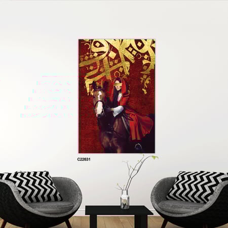 لوحة جدارية تصور فتاة برداء احمر تمتطي خيل