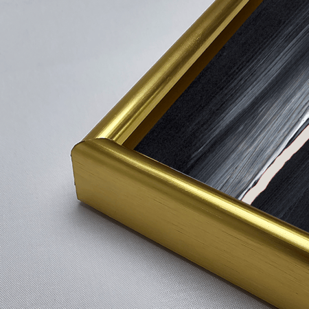 لوحة جدارية اكريليك تصور تصميمًا يتضمن خطوطًا بتدرجات من الرمادي والأسود مع الأبيض