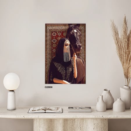 لوحة جدارية فتاة ترتدي البرقع وممسكة بخيل بني بخلفية زخارف