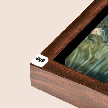 لوحة جدارية كانفس بتصميم لحديقة يتوسطها طاوؤس ومرايا بين قطع الكانفس