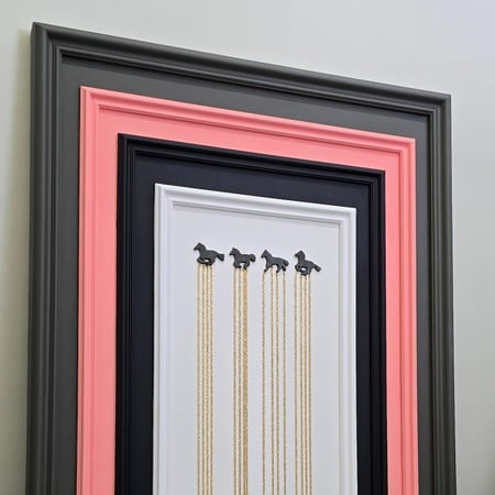 لوحة جدارية خشبية فاخرة متعددة الإطارات بتصميم خيول سوداء بارزة وسلاسل