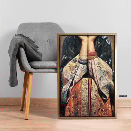 لوحة جدارية كانفس تجسد فتاة متكئة بتدرجات البيج والاحمر والازرق