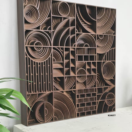 لوحة جدارية خشبية مربعة بتصميم هندسي ثلاثي الأبعاد يعتمد على طبقات متر