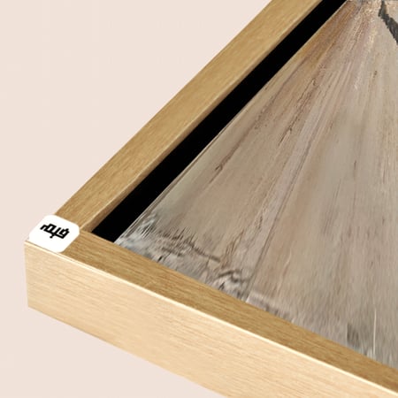 لوحة  جدارية كانفس تصور وردة بتدرجات الرمادي و الذهبي