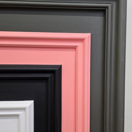 لوحة جدارية خشبية فاخرة متعددة الإطارات بتصميم خيول سوداء بارزة وسلاسل