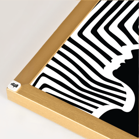 لوحة جدارية كانفس مقسمة وجوه اشخاص ونوتات موسيقى ابيض واسود