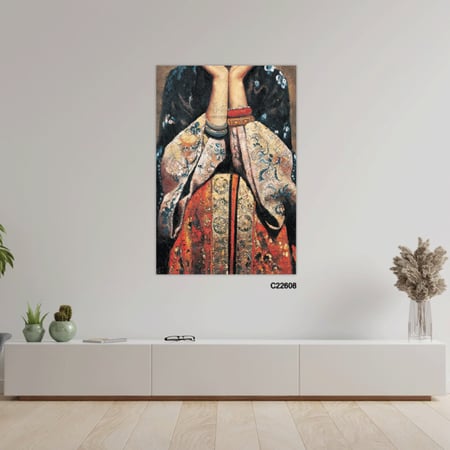 لوحة جدارية كانفس تجسد فتاة متكئة بتدرجات البيج والاحمر والازرق