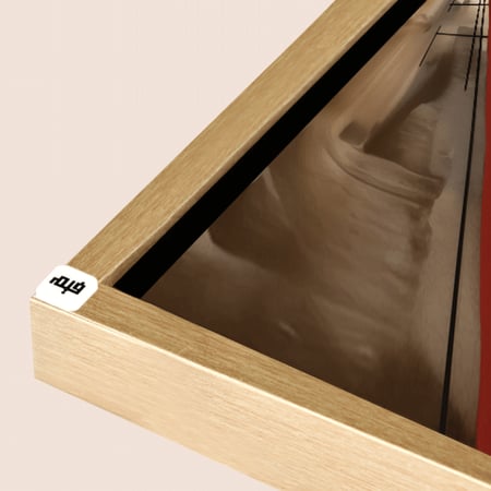 لوحة جدارية كانفس تصور فتاة باسلوب خطوط واشكال تكون ملامح الفتاة بتدرجات البرتقالي والازرق