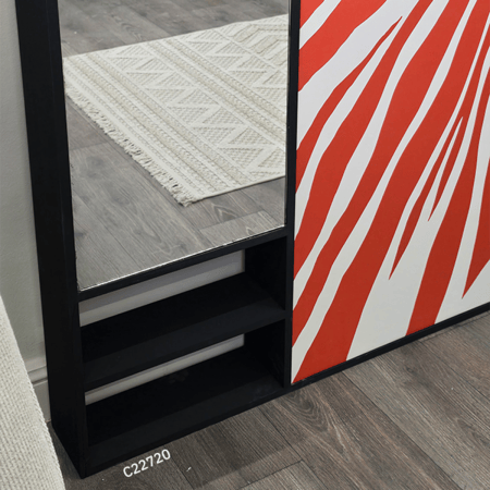 لوحة جدارية كانفس مزودة بعلاقات معدنية  ومرآة جانبية