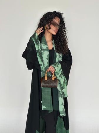 عباية شيفون بارد مبطن نقشة تموج اخضر