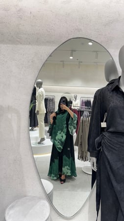 عباية شيفون بارد مبطن نقشة تموج اخضر