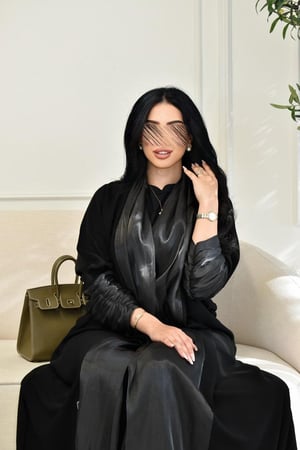 عباية كريب ملكي مع وشاح حرير جازار