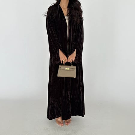 عباية مخمل مكسر بني نص كلوش عملي