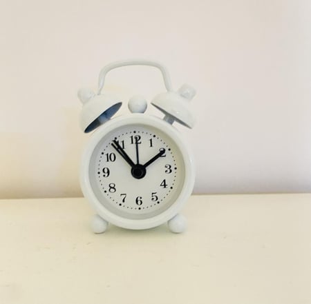 ساعة مدور فاخرة تعمل على البطارية