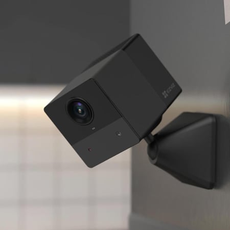 كاميرا EZVIZ BC2 مدمجة وخفيفة لسهولة النقل والاستخدام المنزلي