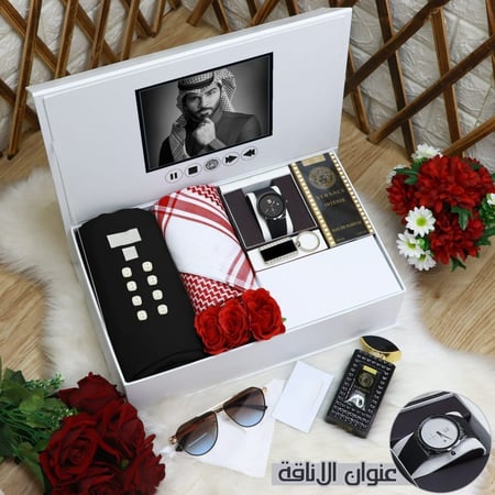بوكس اهداء رجالي ثوب وشماغ وميدالية وساعة وعطر الموديل HM-7562