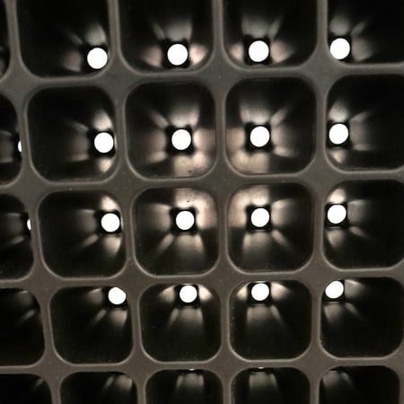 طبق لزراعة الشتلات 200  عين