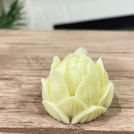 شمعة زهرة اللوتس