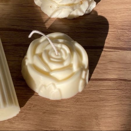 شمعة الوردة