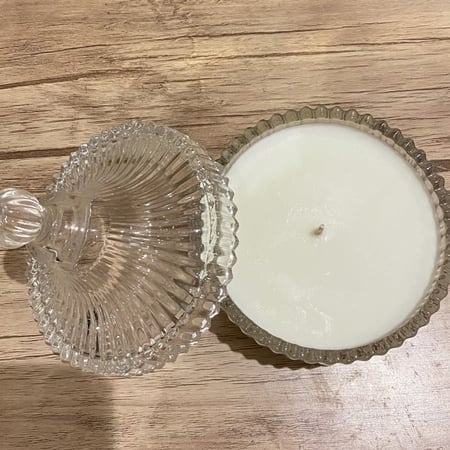 شمعة زجاجية بغطاء ( حجم وسط )