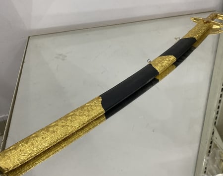 سيف للأهداء والعرضة ذهبي