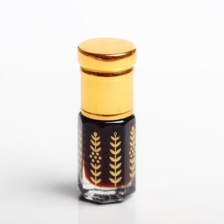 دهن  عود كمبودي معتق