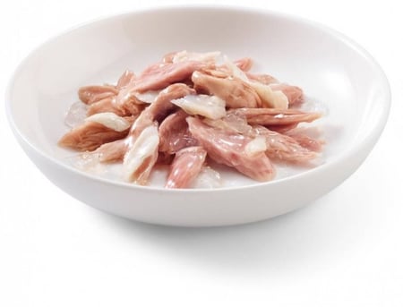 معلبات سمك التونا مع سمك القاروص في الجیلي من شركة Schesir