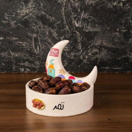 صحن تقديم رمضاني بعبارة (تمر)