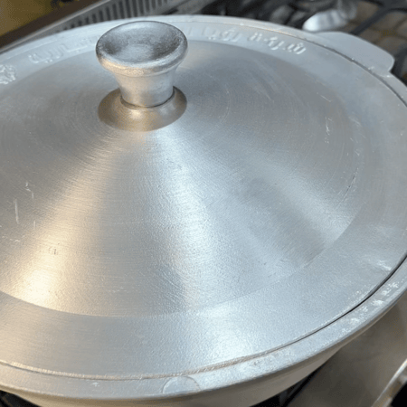 قدر طبخ رز بخاري تصميم أفغاني مصنوع من الألمنيوم الثقيل مع غطاء