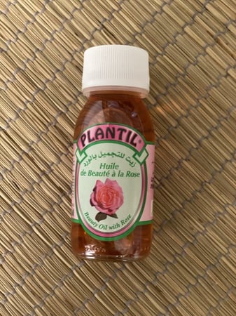 زيت الورد الطبيعي