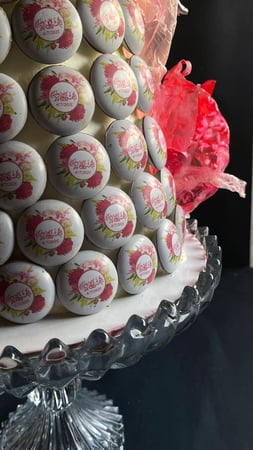 ماكرون بتصميم مطبوع