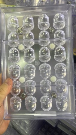 قوالب بولي كاربونات ممغنطه