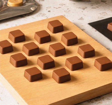 قالب مربع ايطالي بولي كربونات