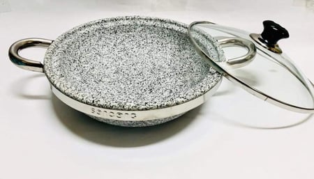 قدر طبخ حجري 22 سم بغطاء زجاجي