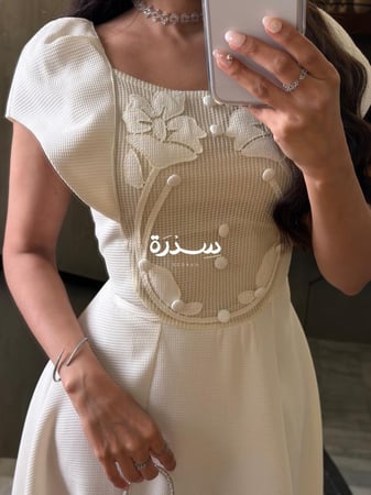 فستان ناعم محير