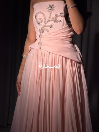 فستان ساهره كلوش بلاسيه بتطريز علوي