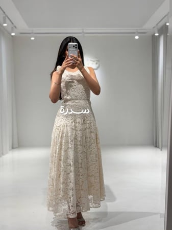 فستان ناعم دانتيل كلوش