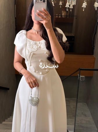 فستان ناعم محير