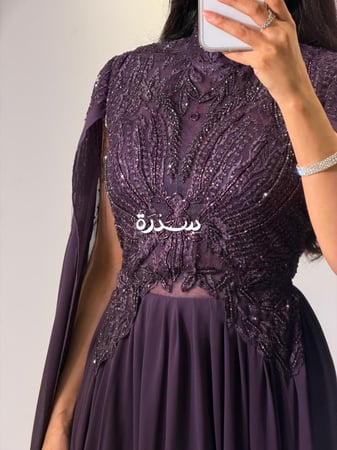 فستان سهرة حريري بتطريز علوي