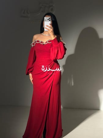 فستان سهره ناعم أوف شولدر بكرستالات
