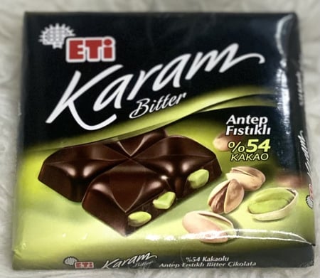 شكولاته داكنه بالفستق العنتابي