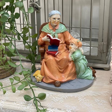 تحفه منزلية بشكل الام مع الطفله مصنوعه من مادة الريزن | Grandma's home accessory with her baby