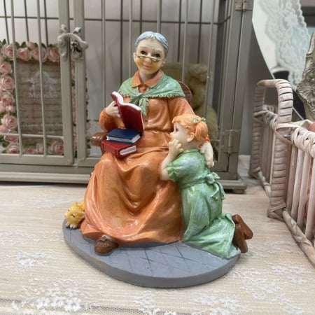 تحفه منزلية بشكل الام مع الطفله مصنوعه من مادة الريزن | Grandma's home accessory with her baby