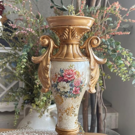 ستاند شمعه رويال لون بيج المقاس الوسط | Royal candle stand, beige color, medium size