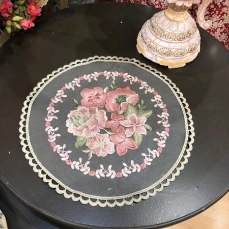مفرش دانتيل فضي 28 سم | Lace Table Cloth Gray 28 cm
