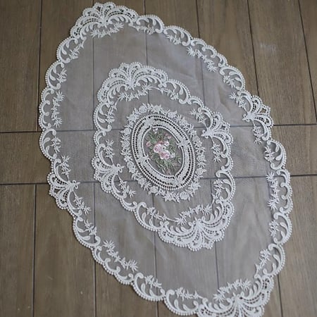 مفرش فضي | Oval Lace Gray 70x45 cm