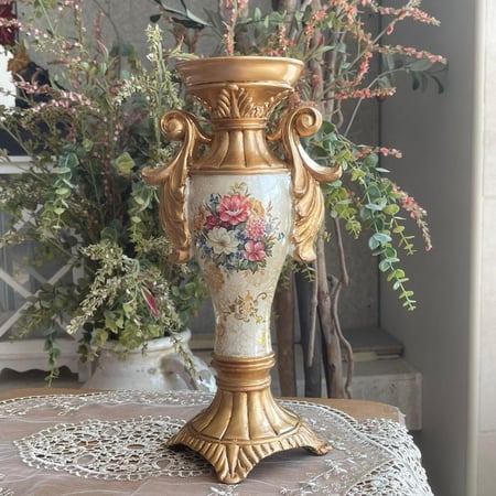 ستاند شمعه رويال لون بيج المقاس الوسط | Royal candle stand, beige color, medium size