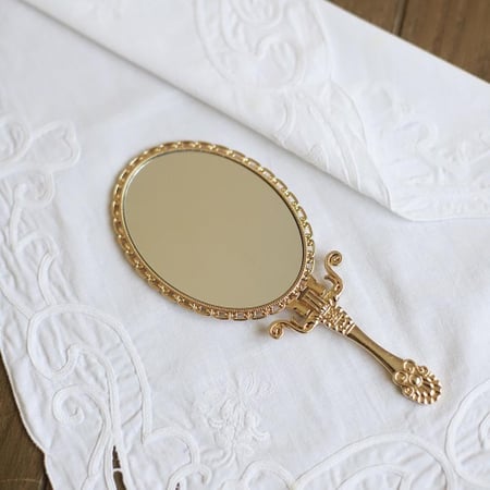 مرايا يدوية | Hand Mirror Size:-17x7 cm