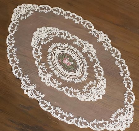 مفرش دانتيل قطني بيضاوي مقاس 70*45 سم لون اوف وايت | Oval cotton lace