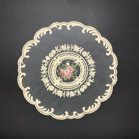 مفرش دانتيل قطن دائري 28 سم لون بيج | Round cotton lace beige color